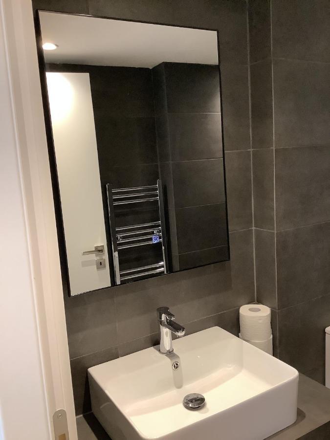 אתונה Sunny New Lovely Apartment 60 Meters From The Metro מראה חיצוני תמונה