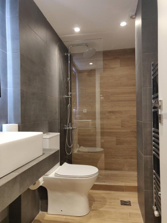 אתונה Sunny New Lovely Apartment 60 Meters From The Metro מראה חיצוני תמונה