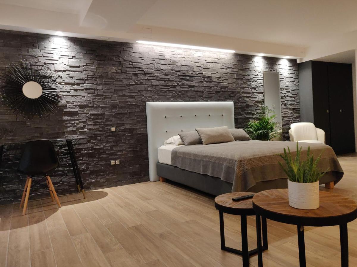 אתונה Sunny New Lovely Apartment 60 Meters From The Metro מראה חיצוני תמונה
