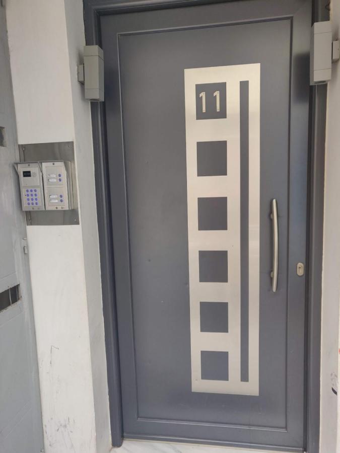 אתונה Sunny New Lovely Apartment 60 Meters From The Metro מראה חיצוני תמונה